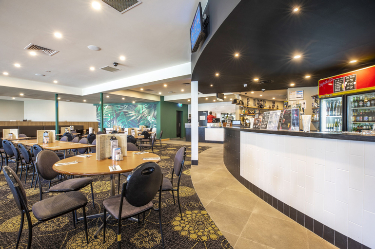 Food & Drinks 5, Nightcap at Carlyle Hotel, Glenorchy