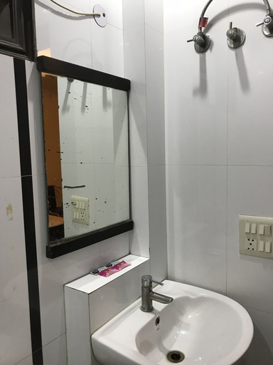 Bathroom 2, Hotel Nand Kartar Orchid Suites, Delhi