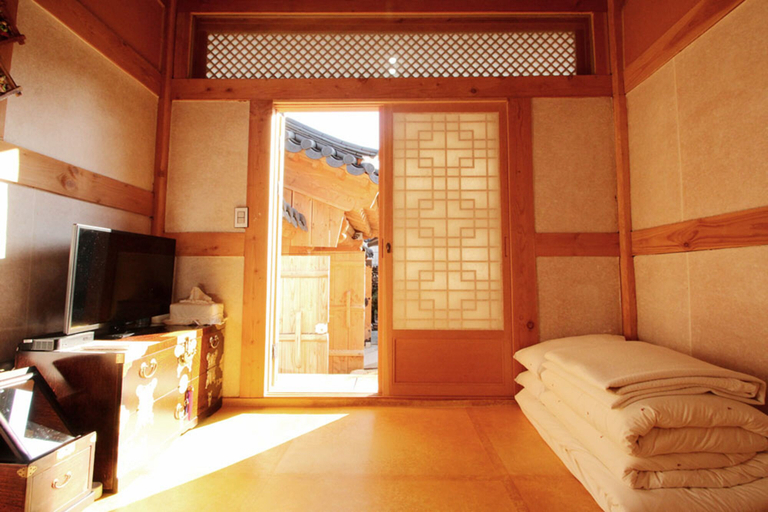 Bedroom 2, Doldam House, Jeonju