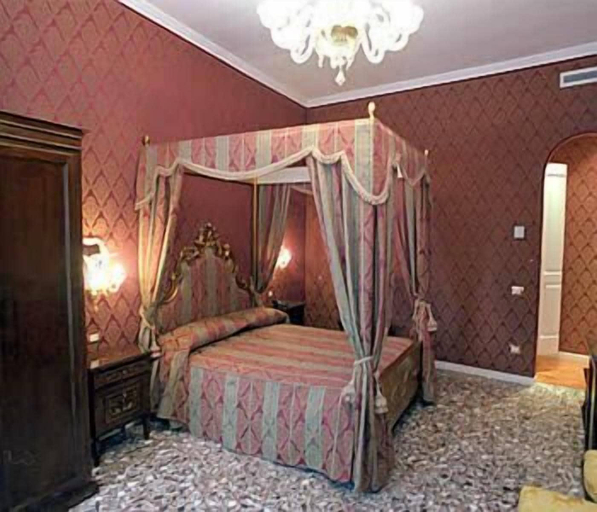 Bedroom 4, Casa Pisani Canal, Venezia
