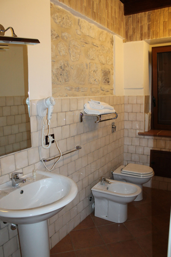 Bathroom 5, Casale Margherita, Agrigento