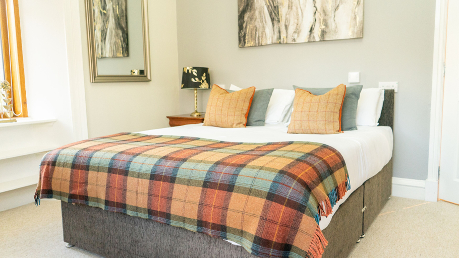 Bedroom 2, West End Hotel, Highland