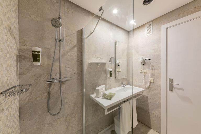 Bathroom 5, Aldiana Club Andalusien, Cádiz