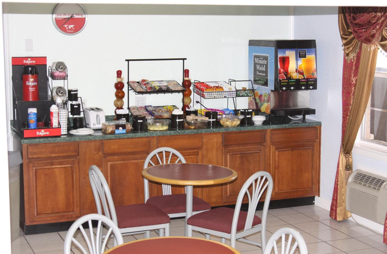 Food & Drinks, Relax Inn Mineral Wells, Palo Pinto