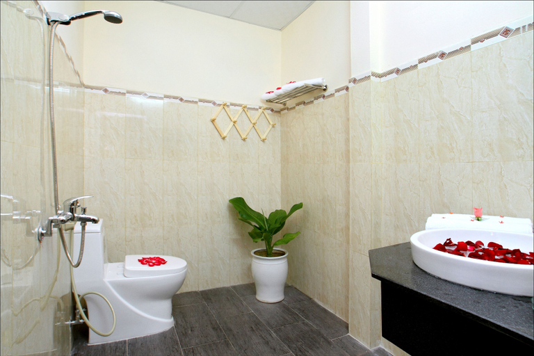 Bathroom 3, Hoi An Life Homestay, Da Nang
