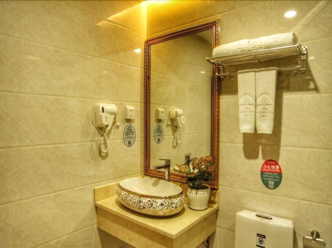 Bathroom 3, GreenTree Inn Zhuhai Light Rail Pearl Station Express Hotel, Zhuhai