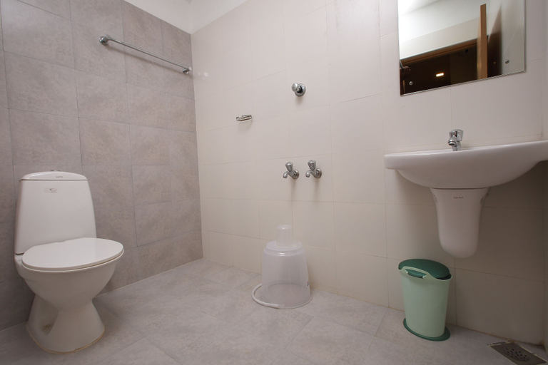 Bathroom 4, Prime Palace, Ernakulam