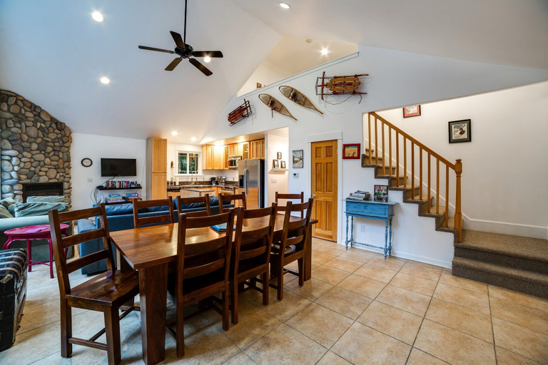 Food & Drinks, 01SL-Hot Tub-Pets OK-BBQ-WIFI - Sleeps 8, Whatcom