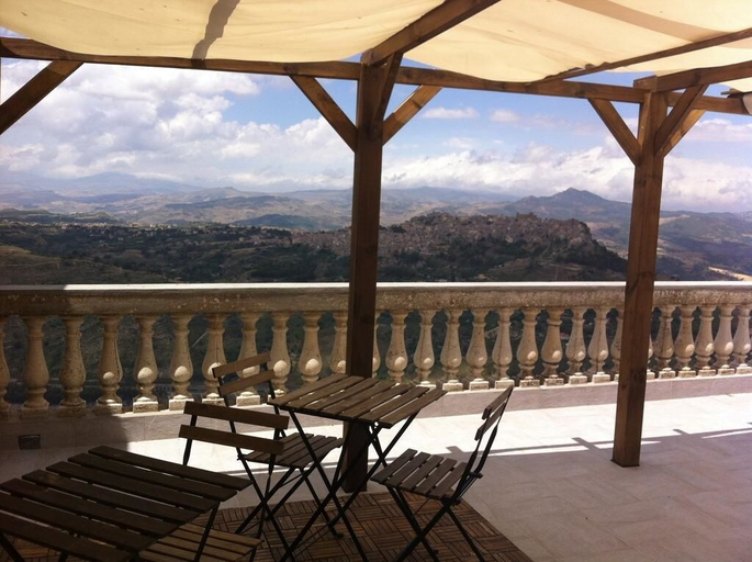 Others 5, Enna Inn Centro, Enna