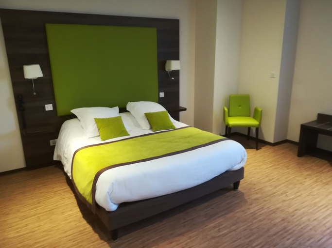Bedroom 4, Hôtel du Parc, Jura