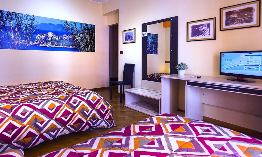 Bedroom 5, Solaris B&B, Messina