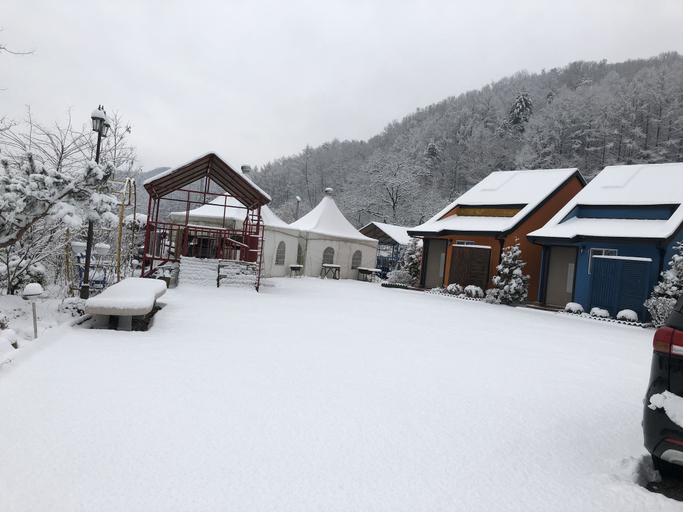 Exterior & Views 2, Pension Cafe Yoon & Park, Yangpyeong