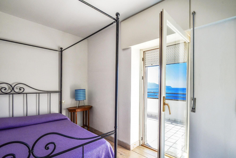 Bedroom 2, Villa Terri in Massa Lubrense, Napoli