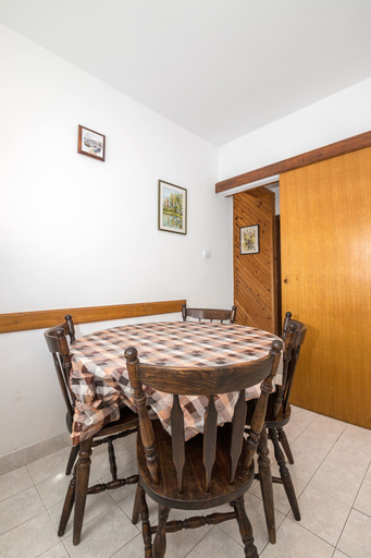Others 5, Apartments Ivan, Podgora