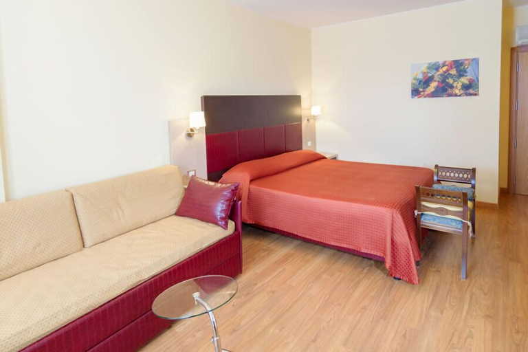 Bedroom 4, Hotel Miami, Teramo