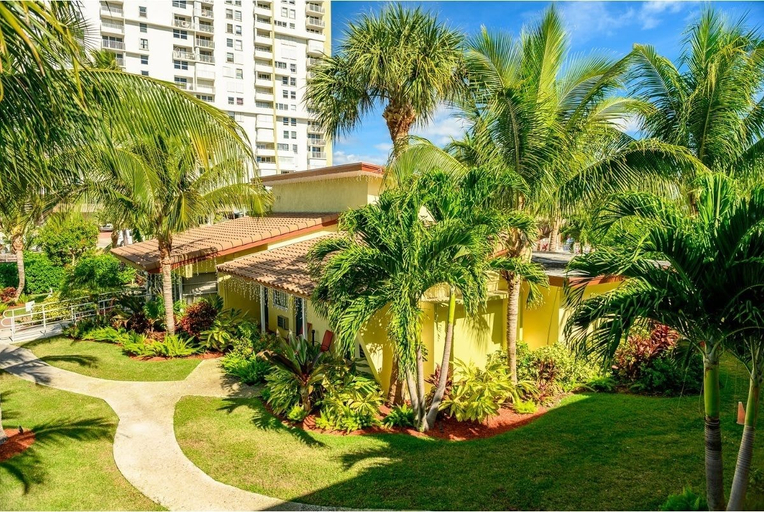 Others 4, Oceans Beach Resort, Broward