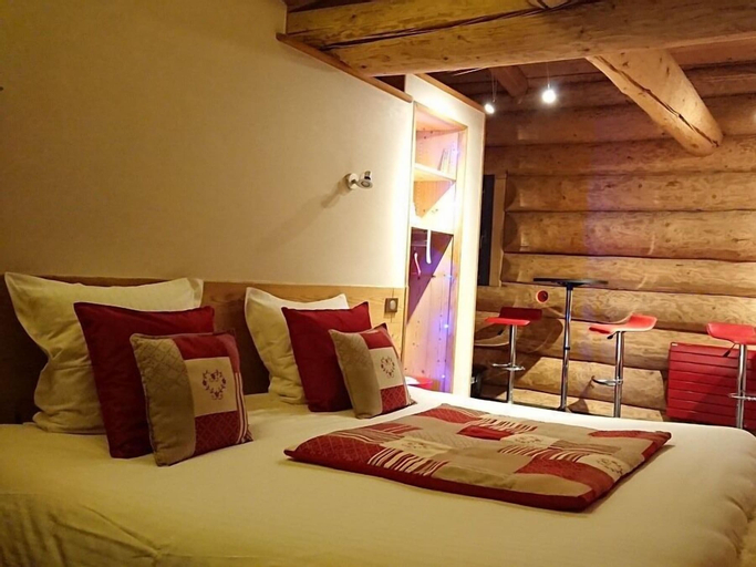 Bedroom 4, Les Chalets de Maramour, Ain