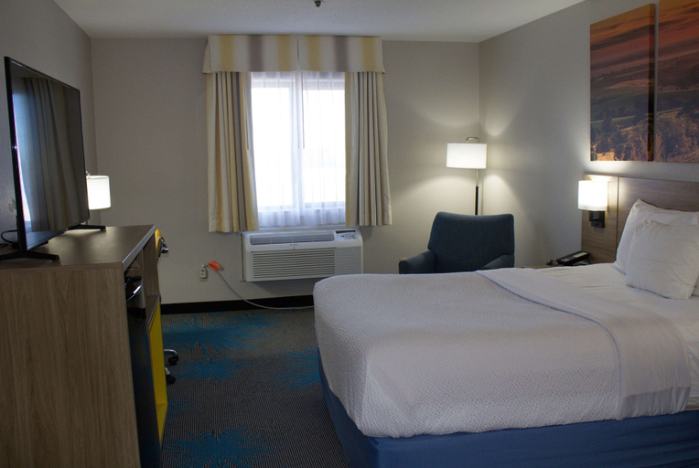 Bedroom 3, Days Inn by Wyndham Colby, Thomas