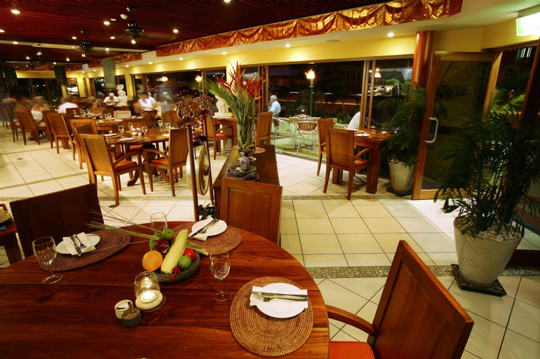 Food & Drinks 5, Bay Village Tropical Retreat & Apartments, Cairns