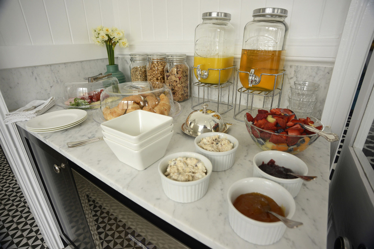 Food & Drinks 5, Heal House, New Farm