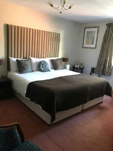 Bedroom 2, The Pytchley Inn, Northamptonshire
