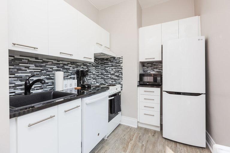 Others 5, Applewood Suites - The Annex Lofts, Toronto