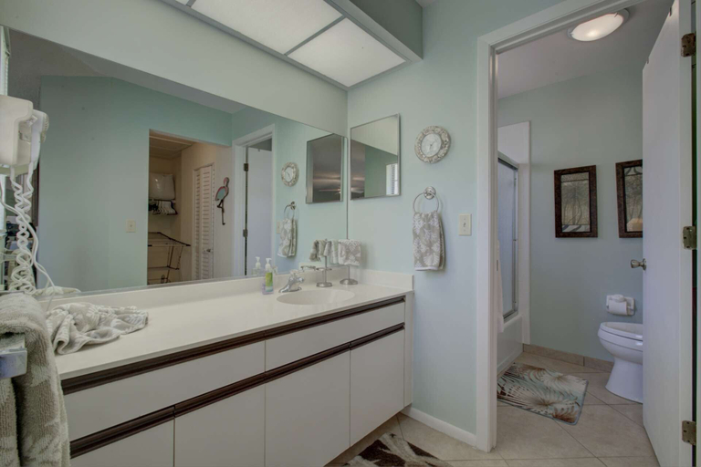 Bathroom 5, White Pine Court, Sarasota