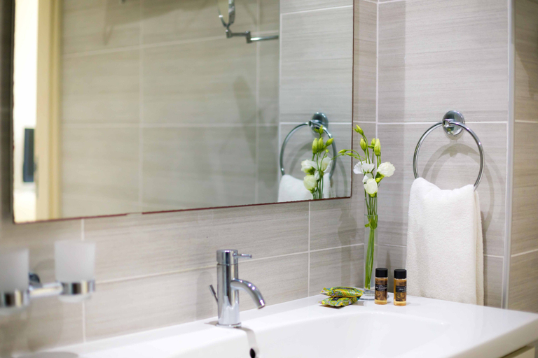 Bathroom 5, Tasia Maris Beach Hotel and Spa - Adults Only