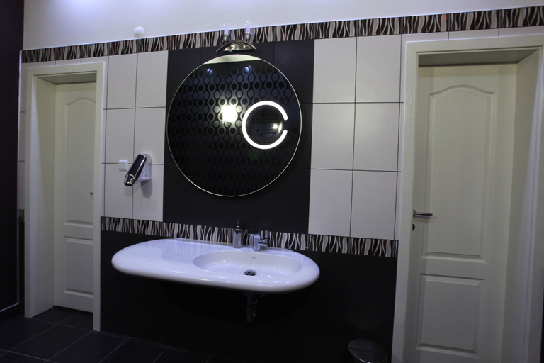 Bathroom 5, Rainbow 3 Resort Club, Nesebar