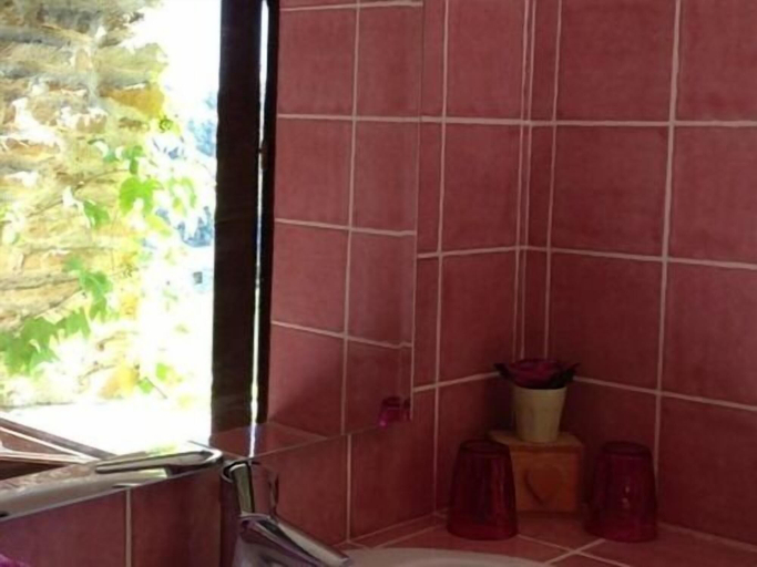 Bathroom 4, Les Grandes Mollières, Alpes-de-Haute-Provence