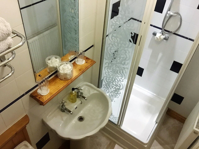 Bathroom 3, Polraen Country House, Cornwall