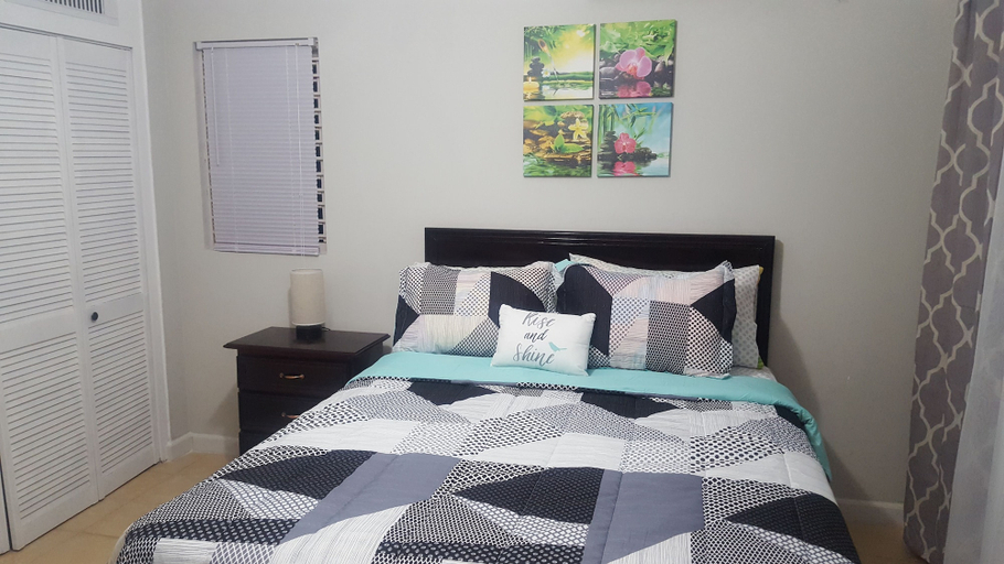 Bedroom 3, Beautiful Tallyman