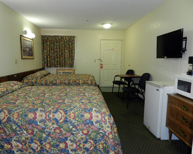 Bedroom 3, High Desert Motel Joshua Tree National Park, San Bernardino