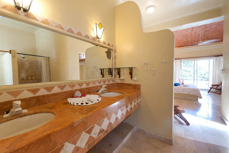 Bathroom 4, Villas Posada Xaguar by ChezPlaya, Cozumel