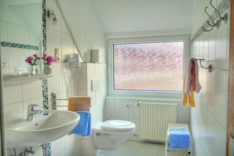 Bathroom 5, Biohotel Spöktal, Heidekreis