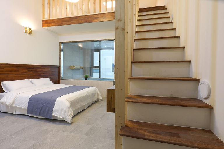 Bedroom 2, Poolvilla K, Gangneung