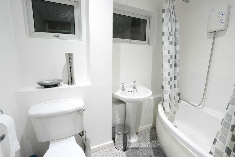 Bathroom, NEC - Airport Short Stay, Solihull