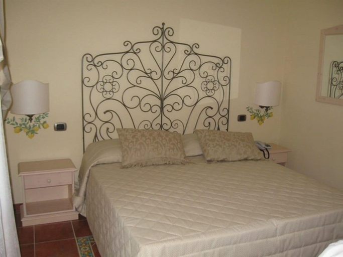 Bedroom 3, Agriturismo Il Convento, Napoli