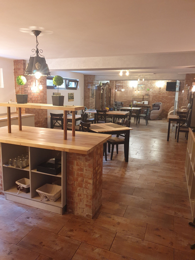 Food & Drinks 5, Belleville, Iasi