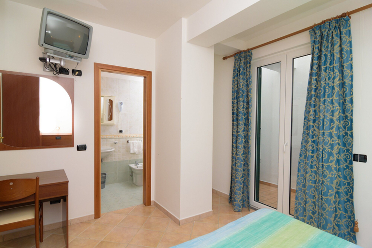 Bedroom 3, Hotel Villa Fumerie, Napoli