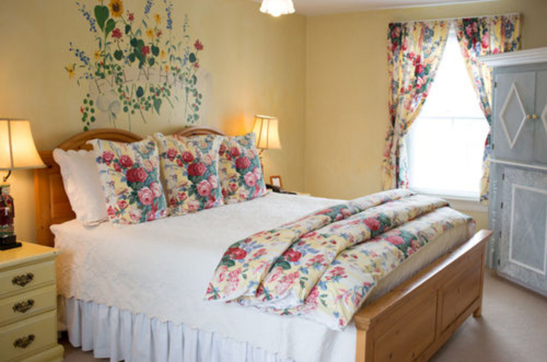 Bedroom 2, Admiral Fitzroy Inn, Newport