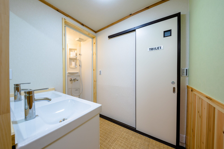 Bathroom 4, The Road To Mt.Fuji, Fujiyoshida