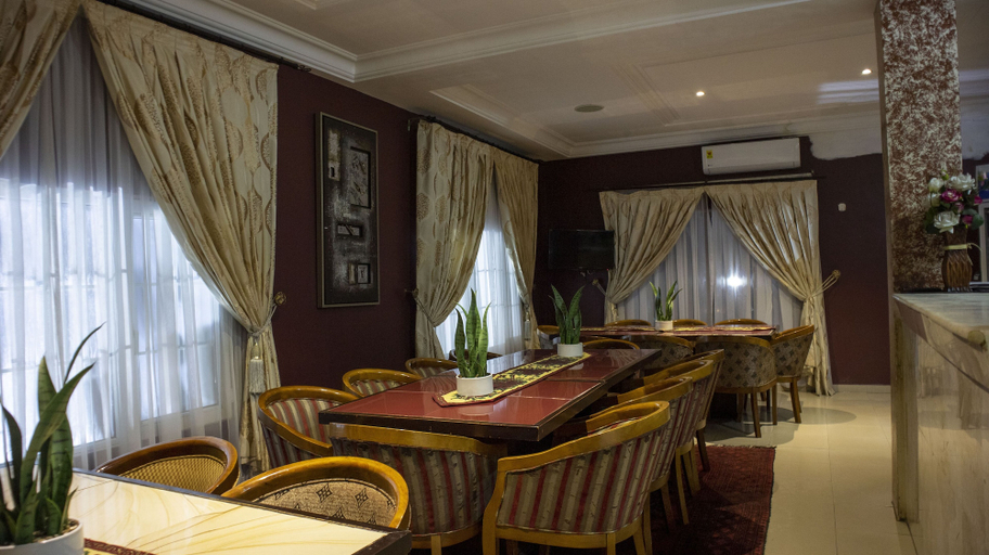 Food & Drinks 5, His Majesty's Hotel and Apartments, Accra