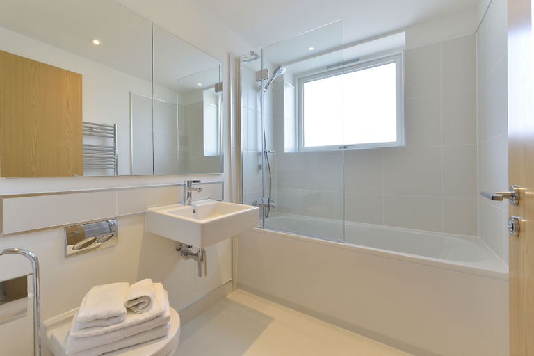 Bathroom 3, Tower Bridge City Apartments, London