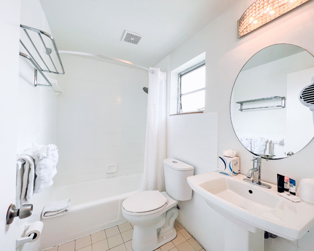 Bathroom 4, North Beach Hotel, Broward