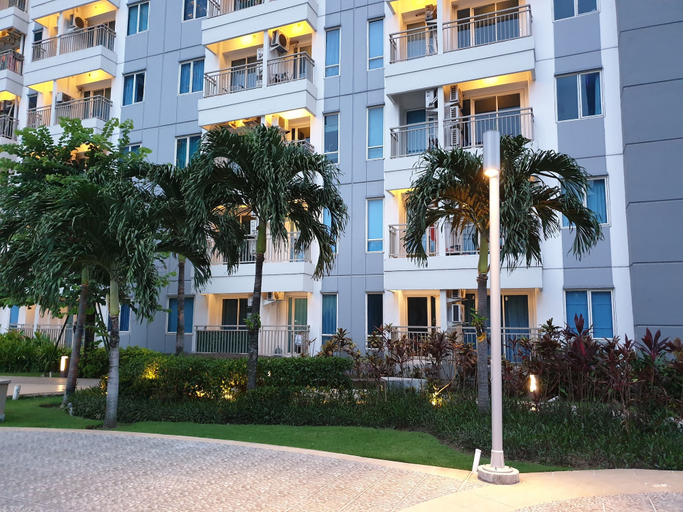 Exterior & Views 3, Cosmy Tanglin Apartment at Pakuwon Mall, Surabaya