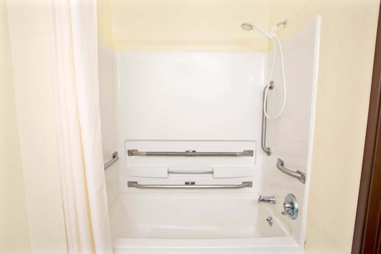 Bathroom 4, Econo Lodge Spring Lake near Fort Bragg, Cumberland