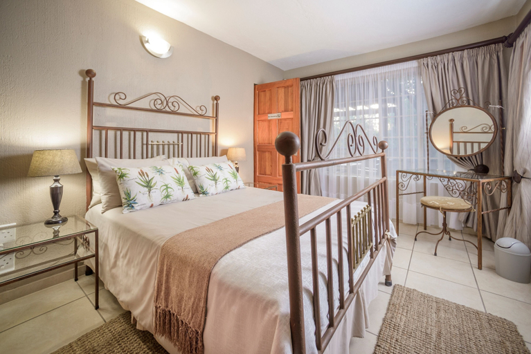 Bedroom 4, La Kruger Lifestyle Lodge, Ehlanzeni