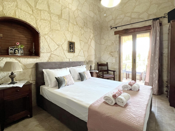 Bedroom 4, Villa Toula in Armeni, Crete