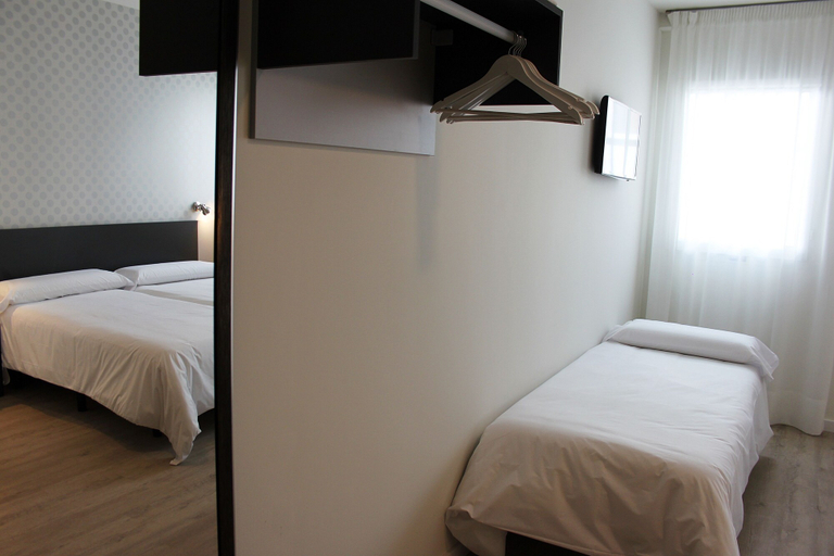 Bedroom 4, Checkin Urban Nevada, Granada